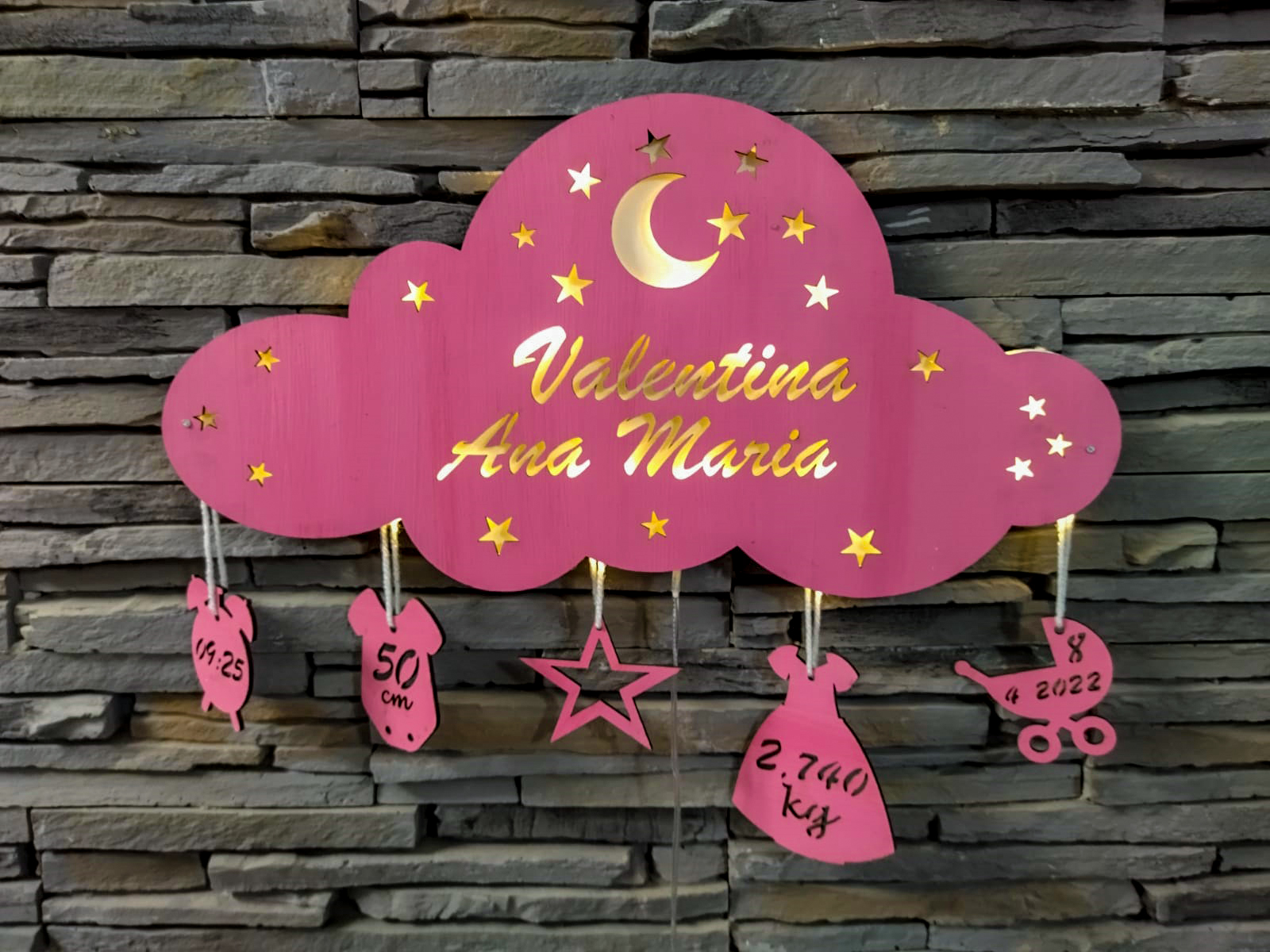 Lampa de veghe pentru bebelusi personalizata cu numele si datele de la nastere (3)