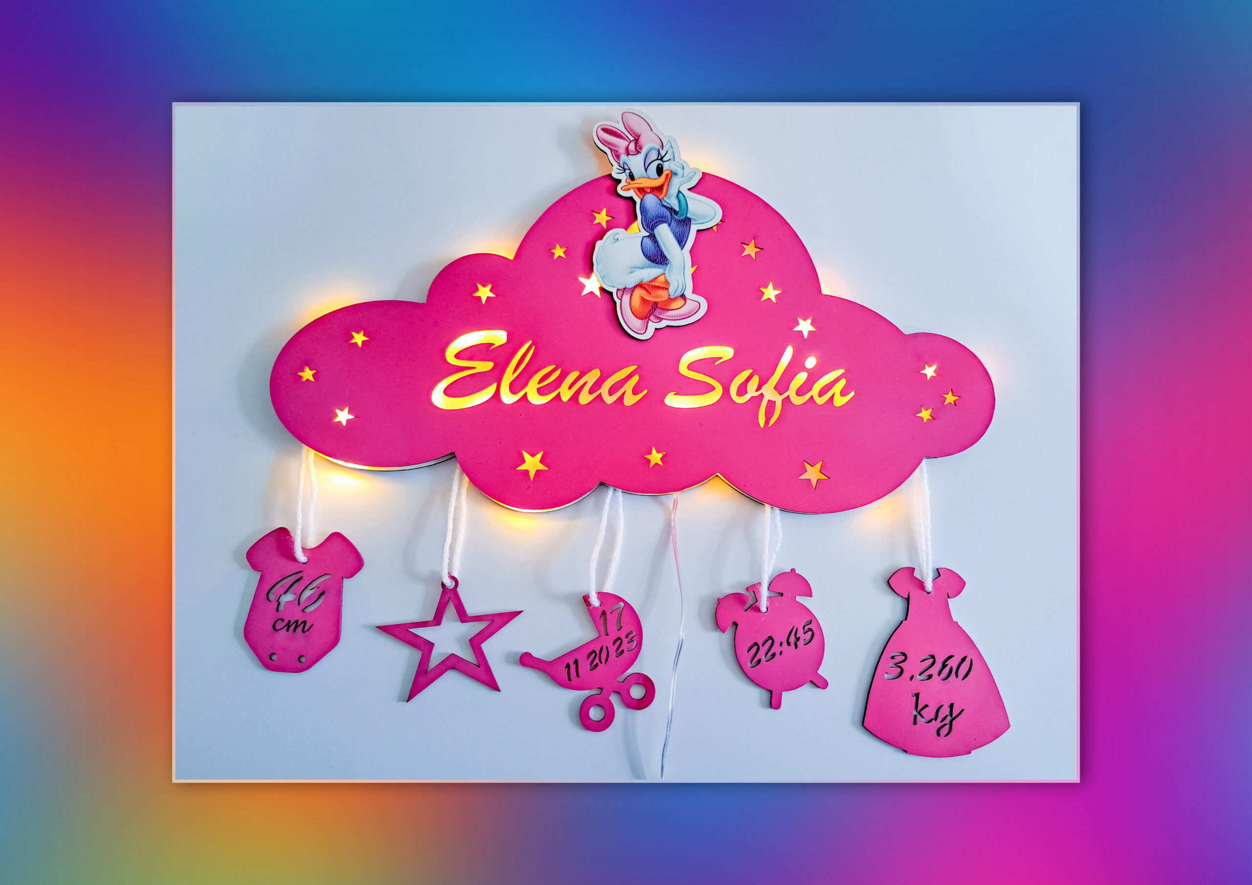 Lampa de veghe personalizata cu numele bebelusului si datele de la nastere model norisor cu personaje din desene animate 11