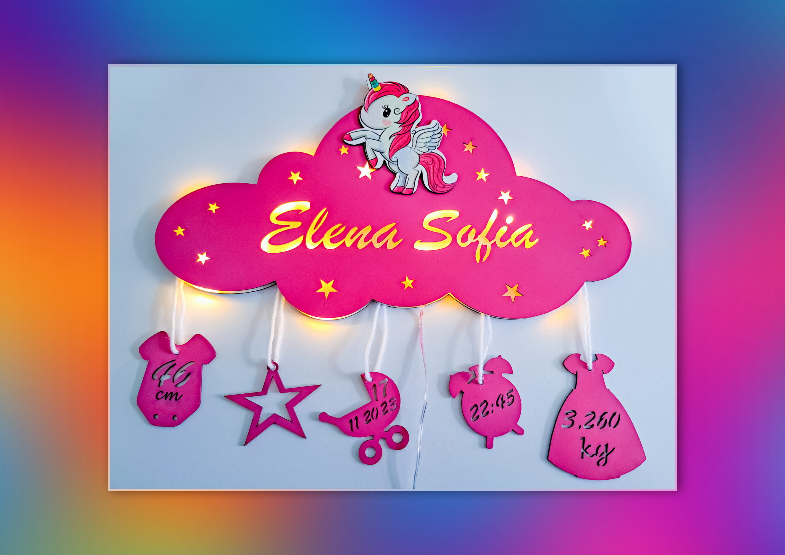 Lampa de veghe personalizata cu numele bebelusului si datele de la nastere model norisor cu personaje din desene animate 8