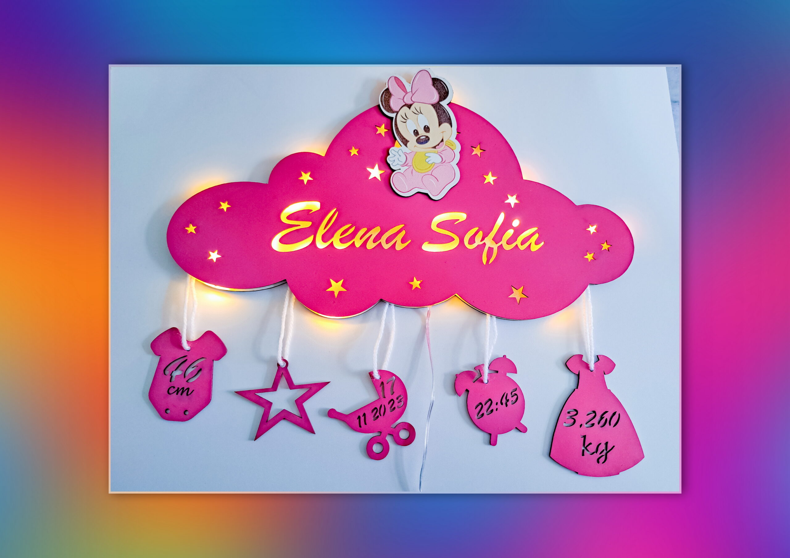 Lampa de veghe personalizata cu numele bebelusului si datele de la nastere model norisor cu personaje din desene animate 9