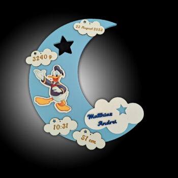 lampa de veghe personalizata cu numele copilului si datele de la nastere model luna cu aprindere led