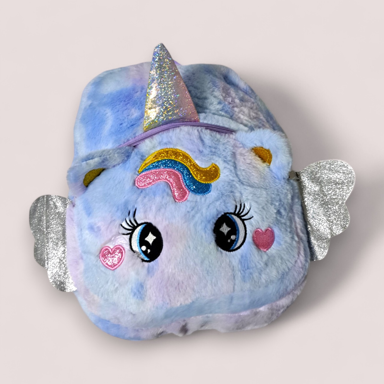 Rucsac roz în formă de unicorn, personalizat cu numele copilului, dimensiune 29x23 cm, ideal pentru școală și grădiniță. Rucsac roz în formă de unicorn, personalizat cu numele copilului, dimensiune 29x23 cm, ideal pentru școală și grădiniță.